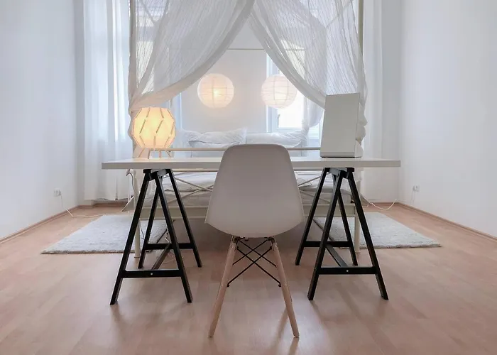 Spacious On 3rd Floor No Elevator Διαμέρισμα Βιέννη
